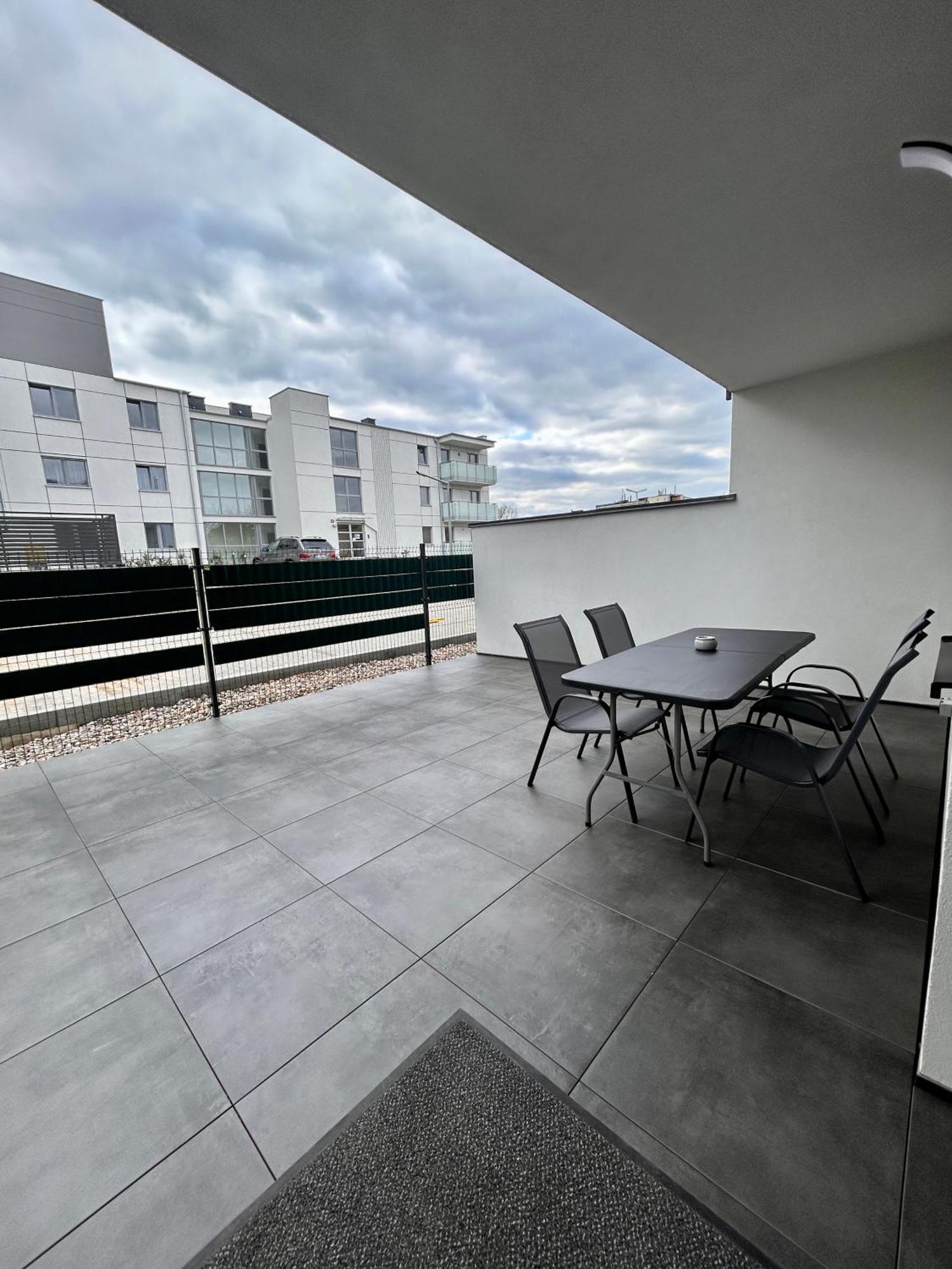Boleslaviaapartments - Apartament Merci 4, Private Parking Free, Air Condition Boleslawiec  Eksteriør bilde